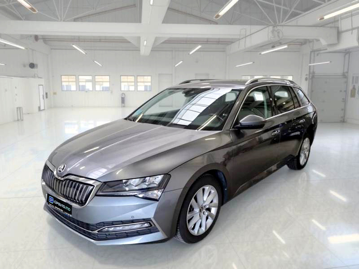 Skoda Superb 2022 1/8