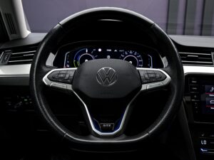 Volkswagen Passat GTE2021 9/16