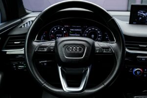 Audi Q7 2019 9/17