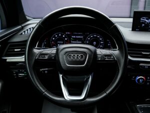 Audi Q7 2019 9/17