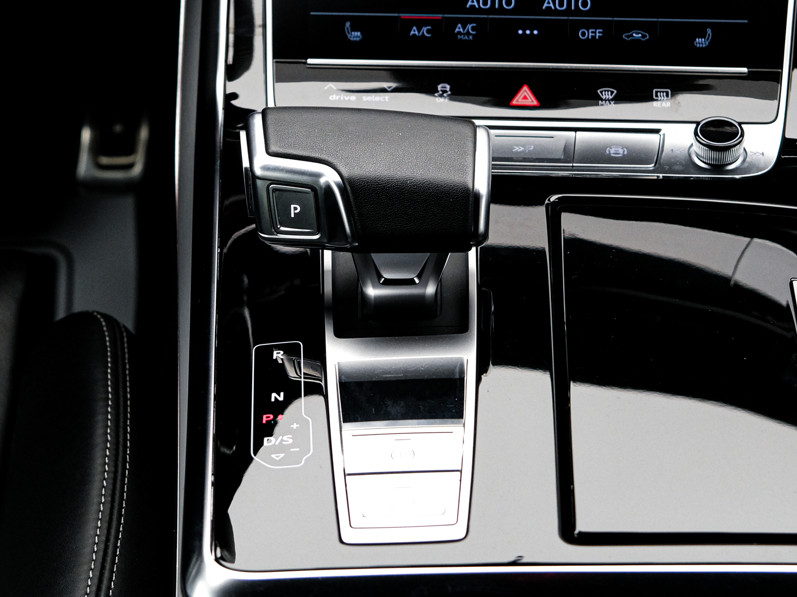 Audi Q8 2023 12/98