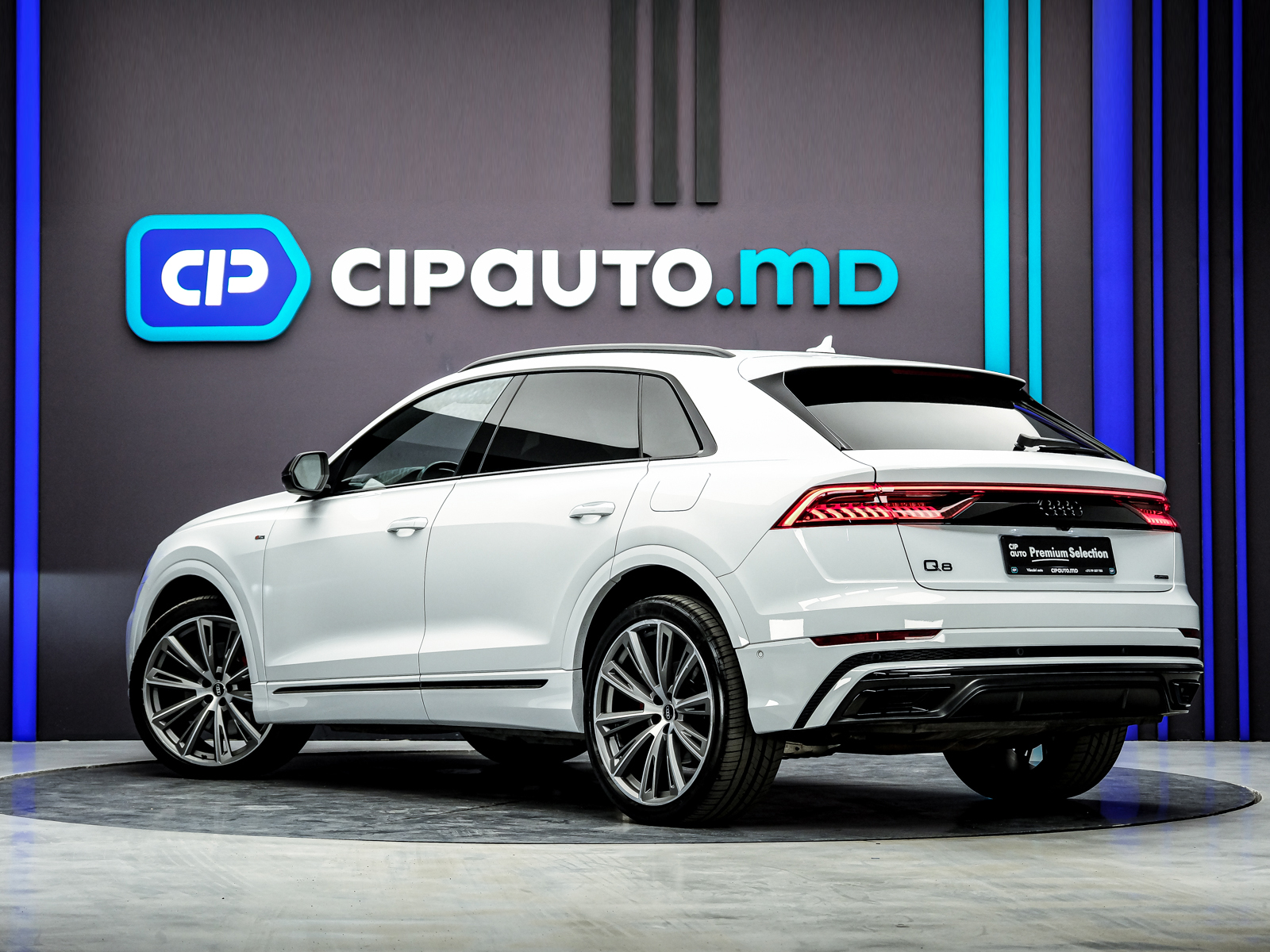 Audi Q8 2023 2/98