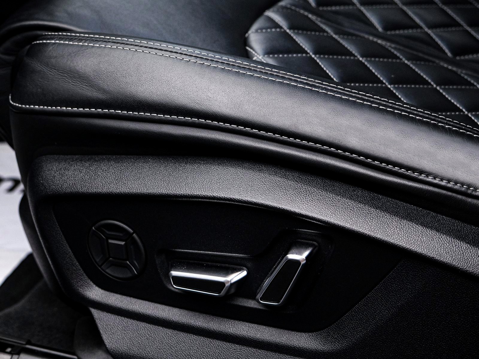 Audi Q8 2023 58/98