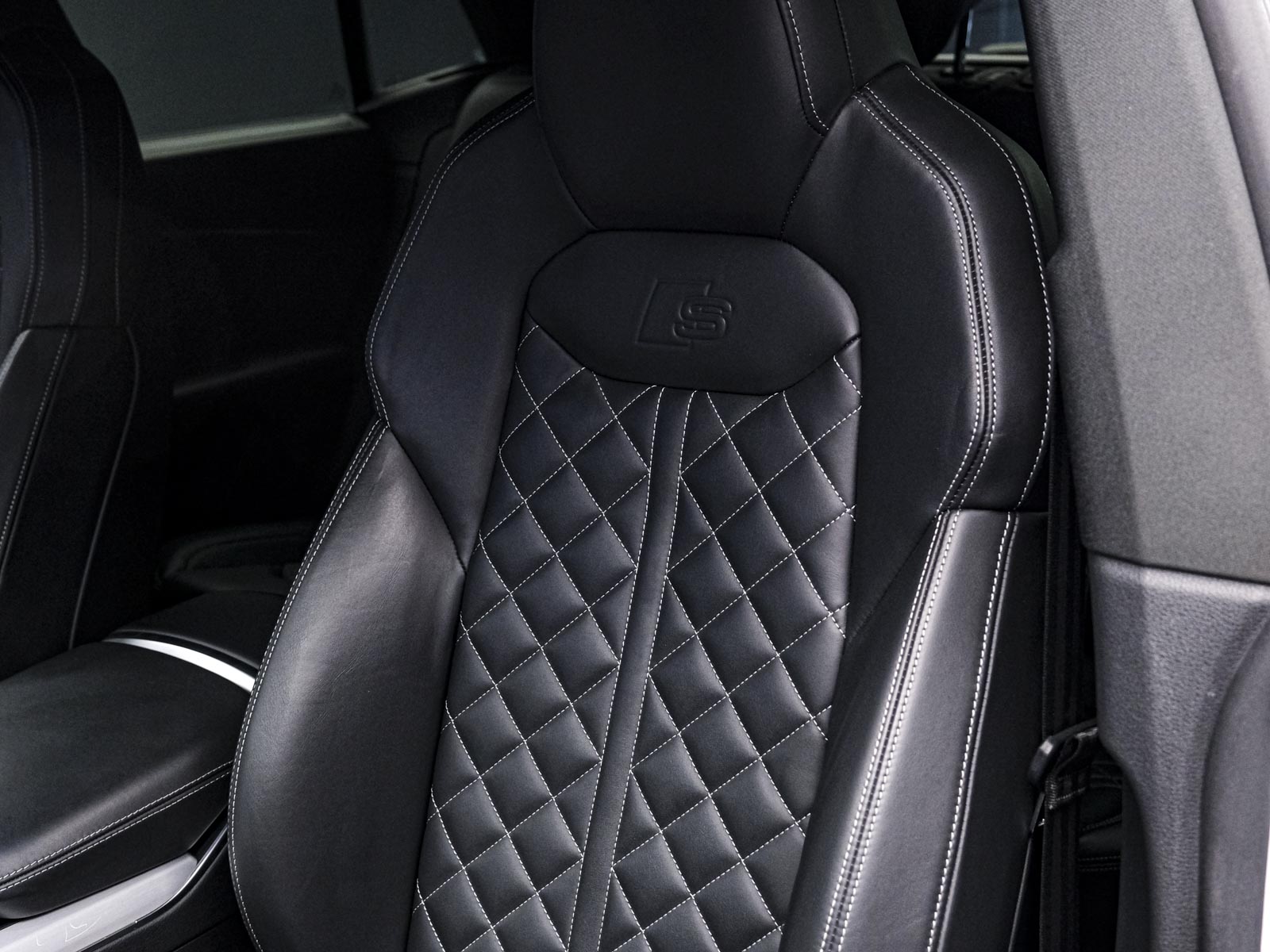 Audi Q8 2023 59/98
