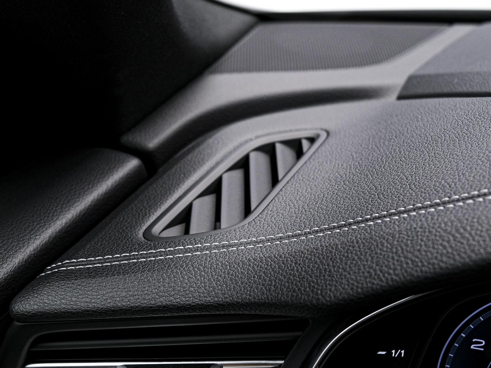 Audi Q8 2023 76/98