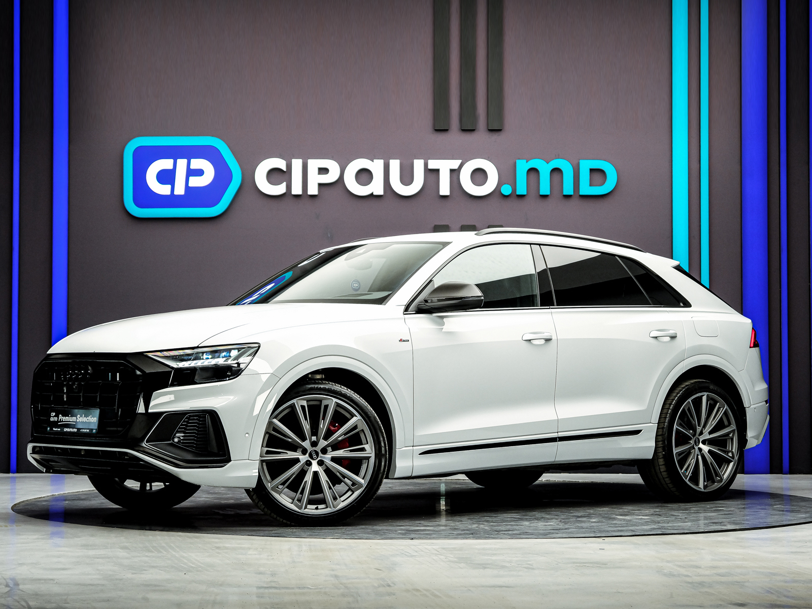 Audi Q8 2023 - 57 000 км - Плаг-ин гибрид - Automată