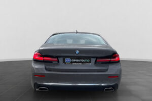 BMW 5 Series 530e2021 3/8