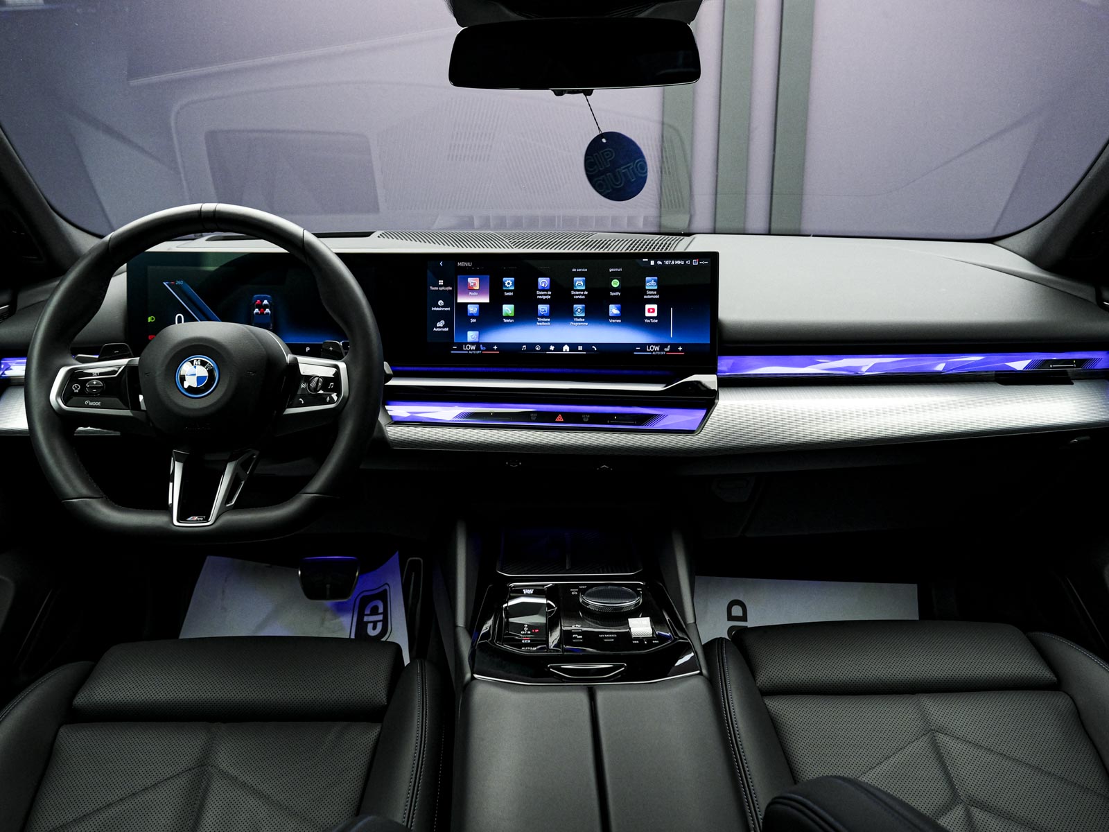 BMW 5 Series 530e2025 5/107