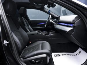 BMW 5 Series 530e2025 6/107