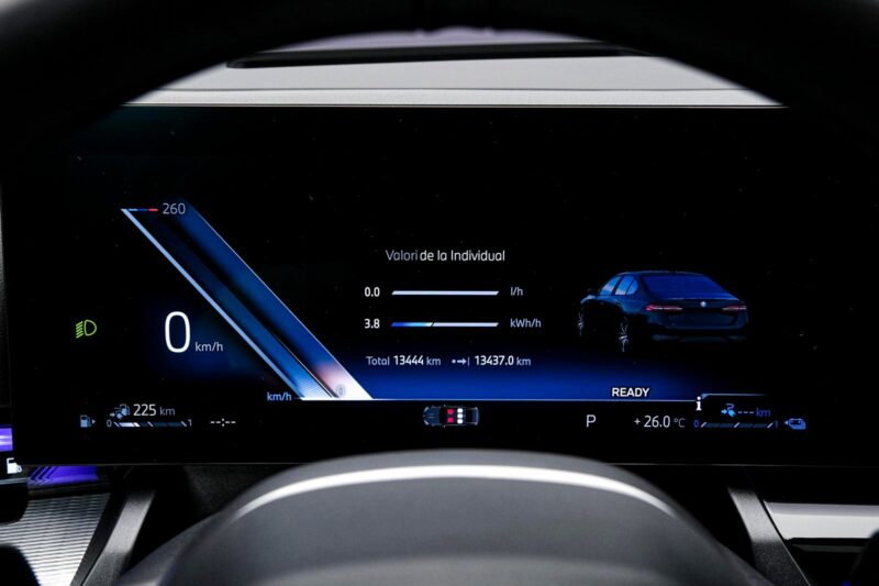 BMW 5 Series 530e2025 8/107