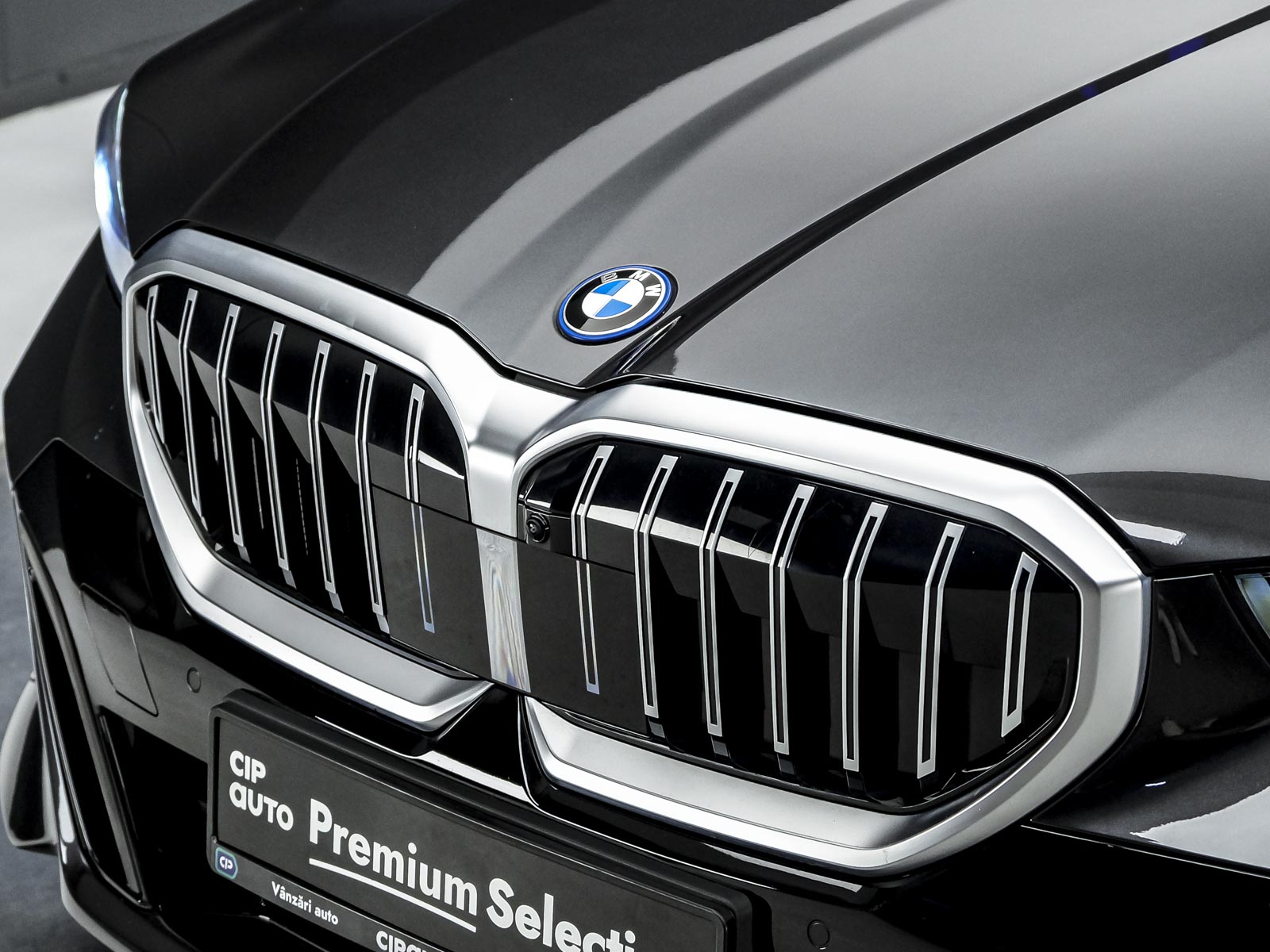 BMW 5 Series 530e2025 37/107