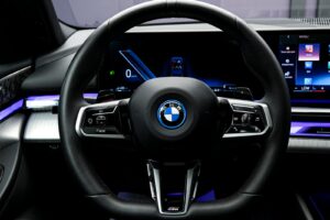 BMW 5 Series 530e2025 9/107