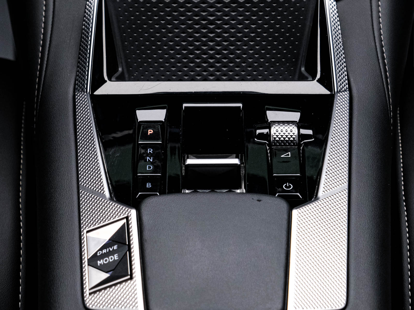 DS_Automobiles DS 4 2022 11/17