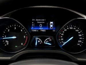 Ford Kuga 2017 8/15