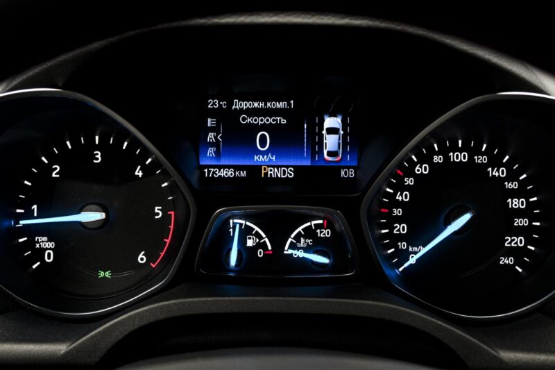 Ford Kuga 2017 8/15
