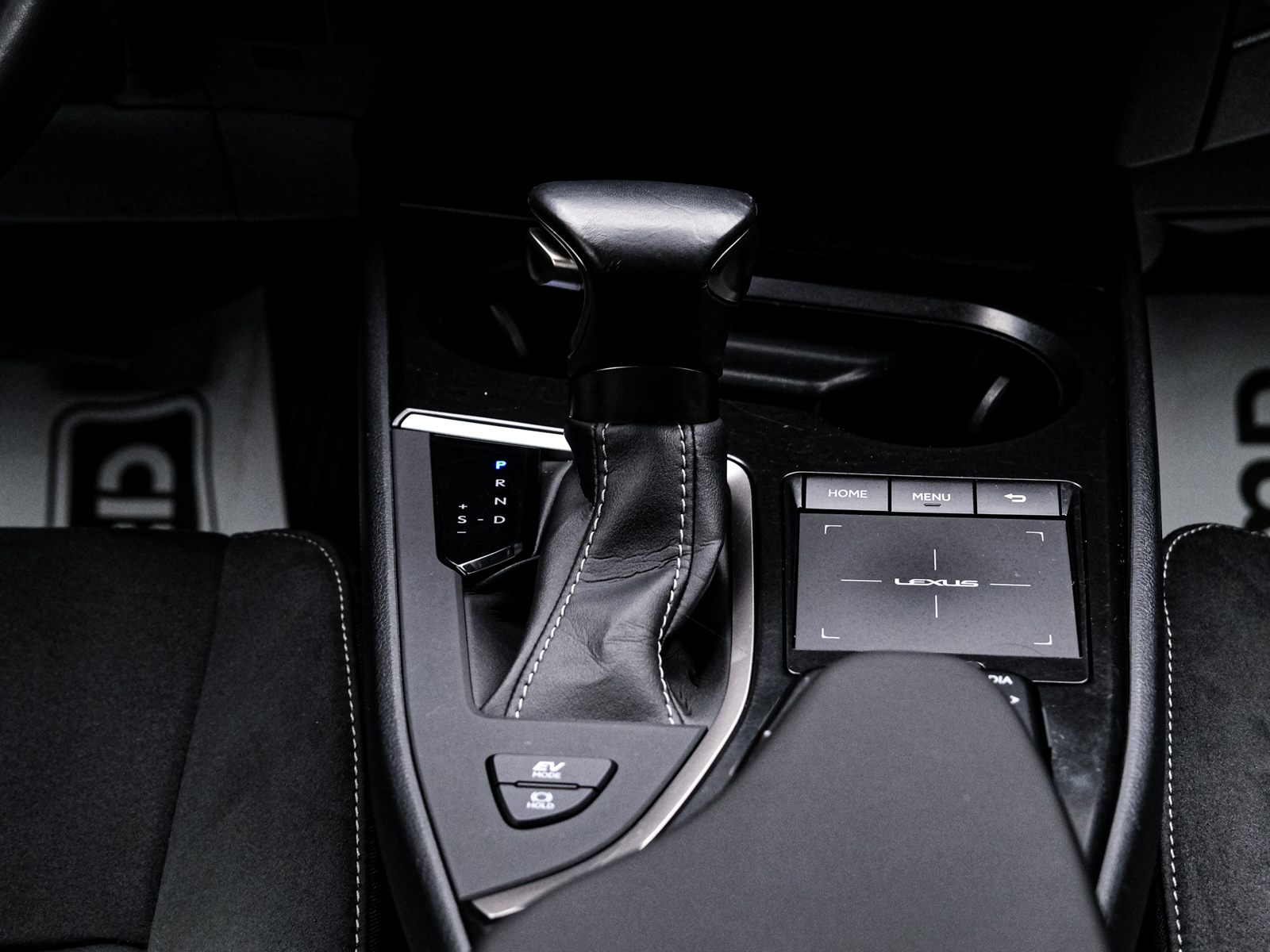 Lexus UX 250h 2022 12/14