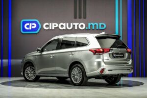 Mitsubishi Outlander 2019 2/14